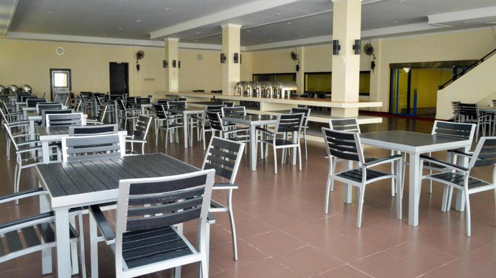 Uni Beach Hotel Pangandaran Extérieur photo